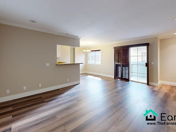 4th image of 21529 Saticoy St