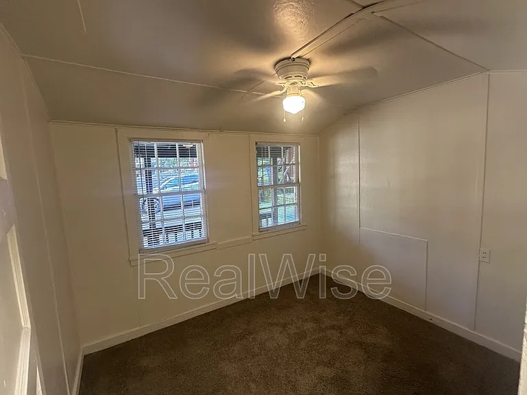 4550 Rogue River Hwy #6 — Photo 16