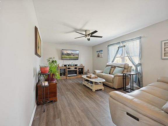 2nd image of 2020 S Sugarbush Dr