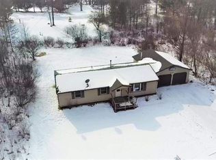 5371 Knightsway Ct, Gladwin, MI 48624