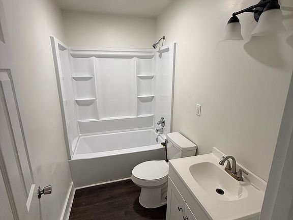 5th image of 1320 E Missouri St