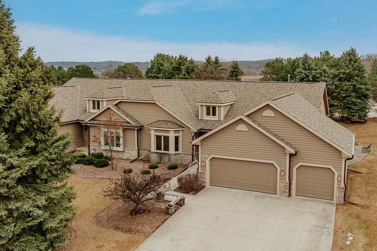 N19W28929 Golf RIDGE NORTH North