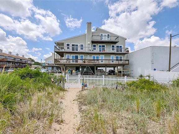 2nd image of 1048 E Ocean View Ave