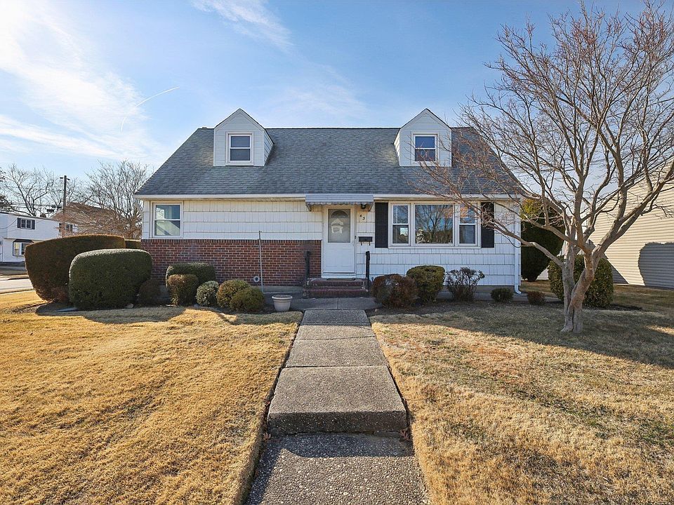 1st image of 43 S Oakdale Avenue