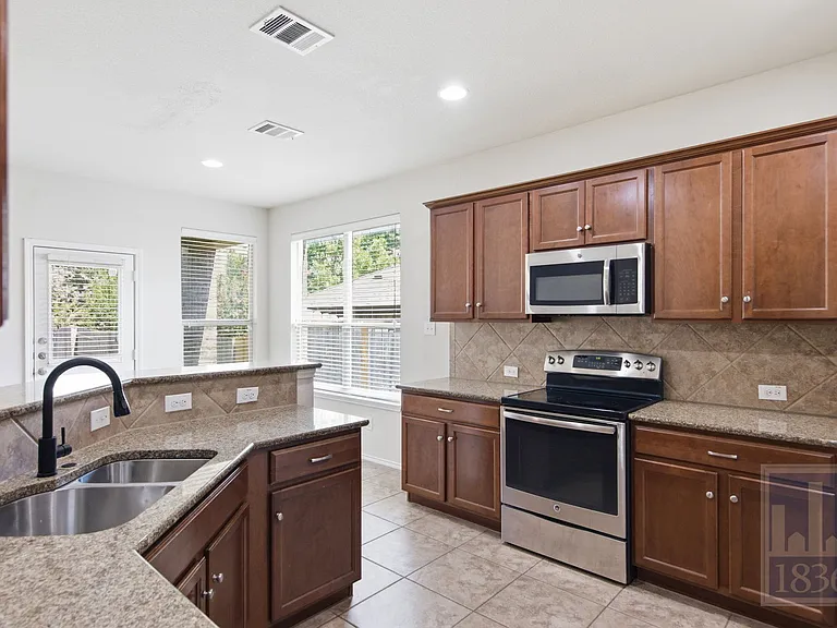 18713 Falcon Pointe Blvd — Photo 9