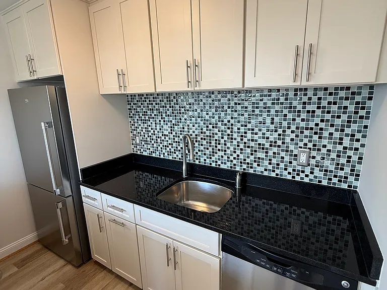 4390 Lorcom Ln #810 — Photo 10