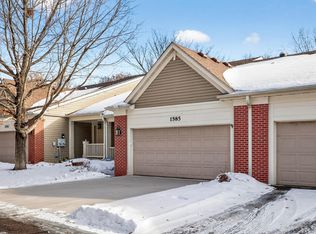 1585 Summit Shores Cir, Burnsville, MN 55306