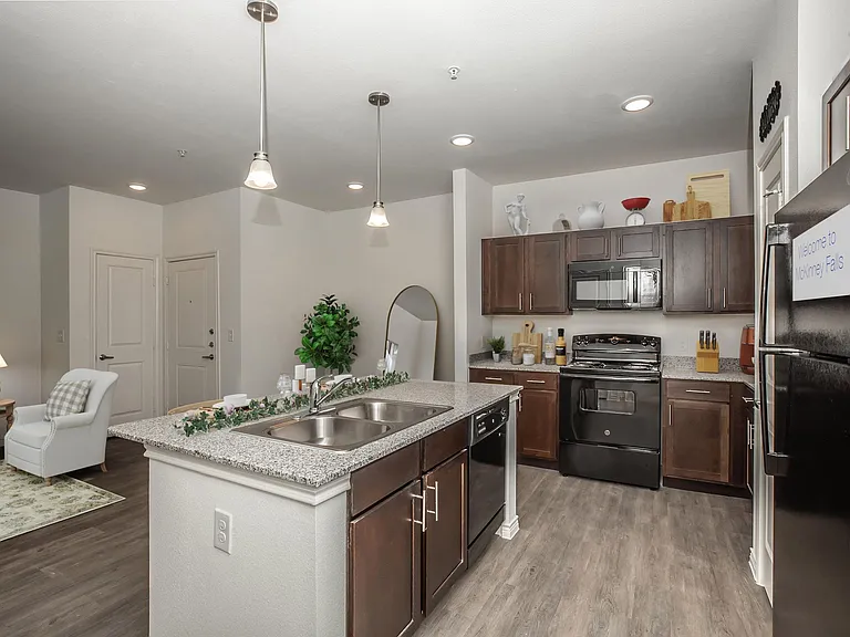 McKinney Falls Apartments — Photo 34
