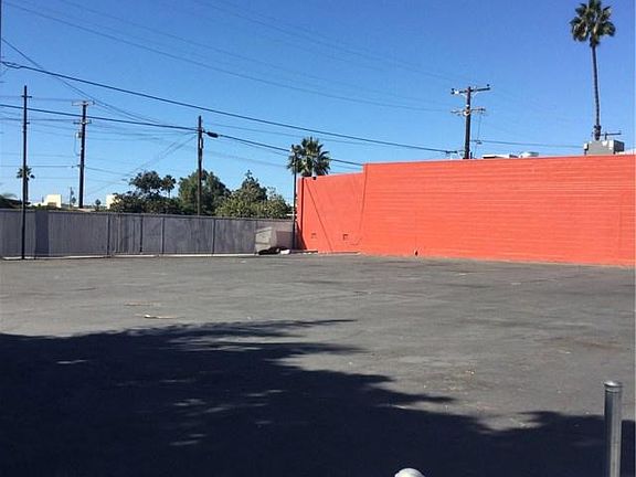 2nd image of 1009 S Coast Hwy