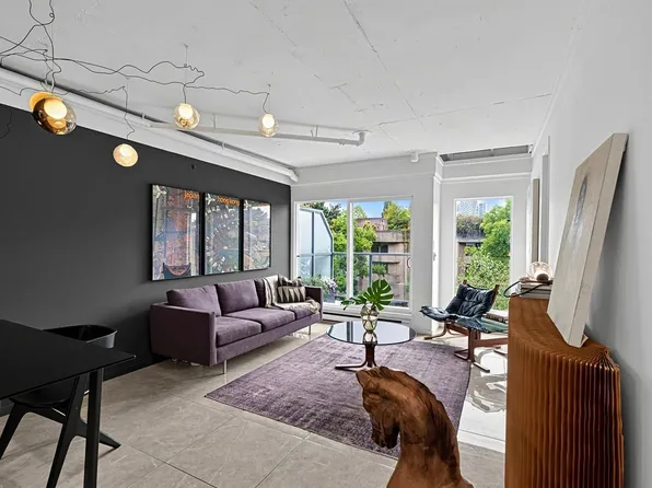 1355 W 4th Ave #7, Vancouver, BC V6H 3Y8