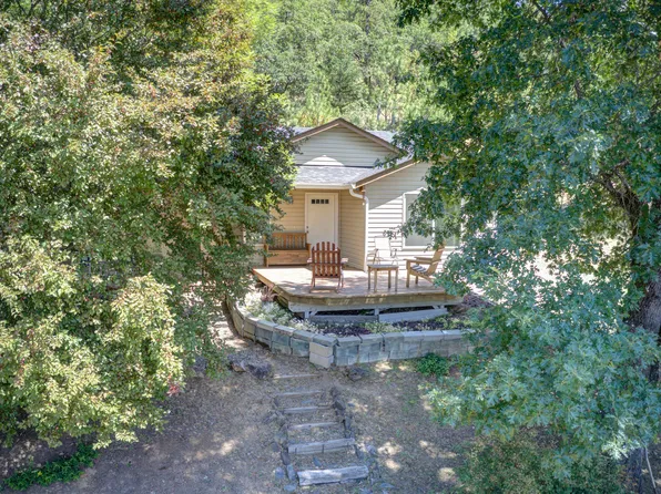 17275 Jones Rd, White City, OR 97503