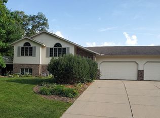 6908 Southwind Cir, Windsor, WI 53598
