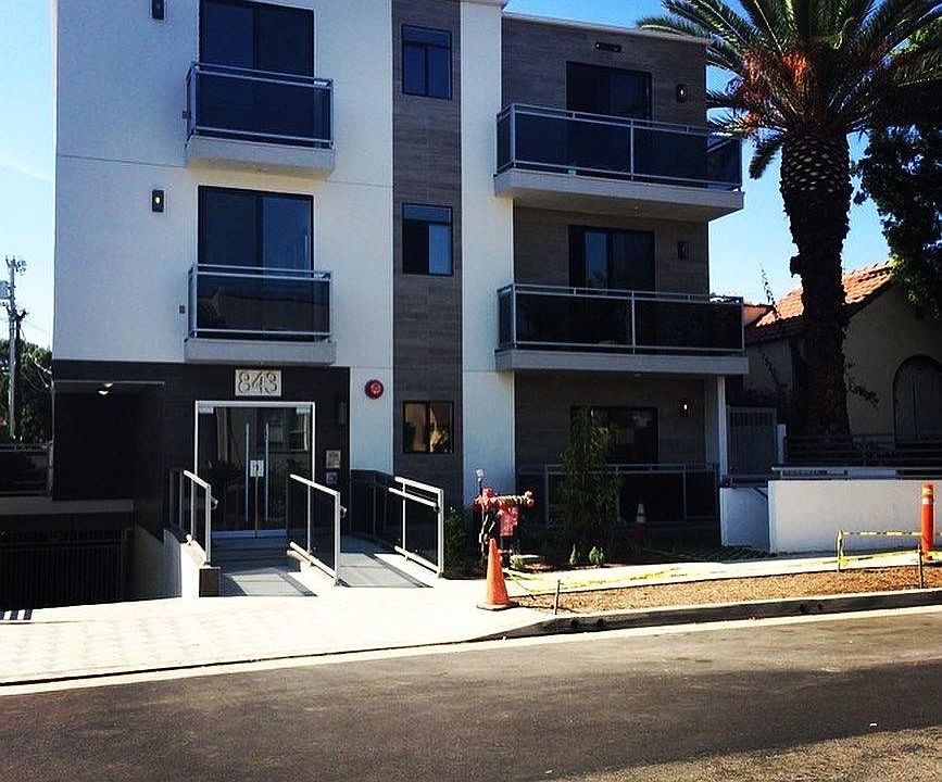 1st image of 843 N Fuller Ave #303