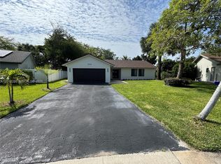 9234 Southampton Pl, Boca Raton, FL 33434