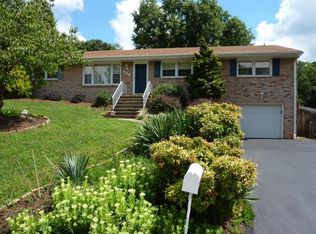 409 Ingal Blvd, Salem, VA 24153