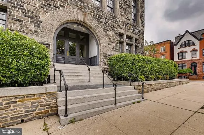 1714 Park Ave #306 — Photo 2