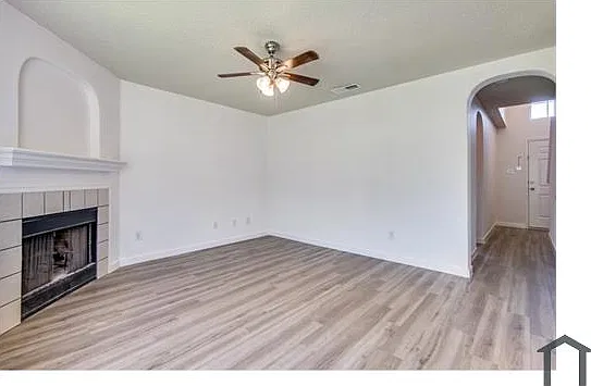 5 bed, 1880 sqft, $3,500 — Photo 1