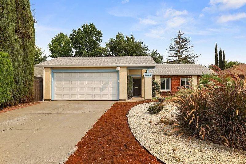 9537 Helio Dr photo 1
