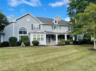 23553 Grist Mill Ct #3-1, Olmsted Falls, OH 44138