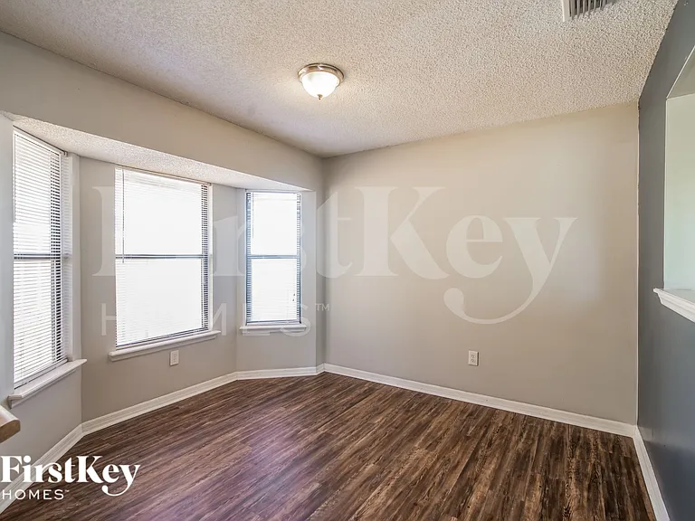 7734 Pikes Peak Dr — Photo 6