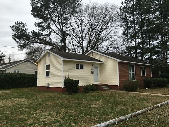 3rd image of 3807 Greenwood Dr