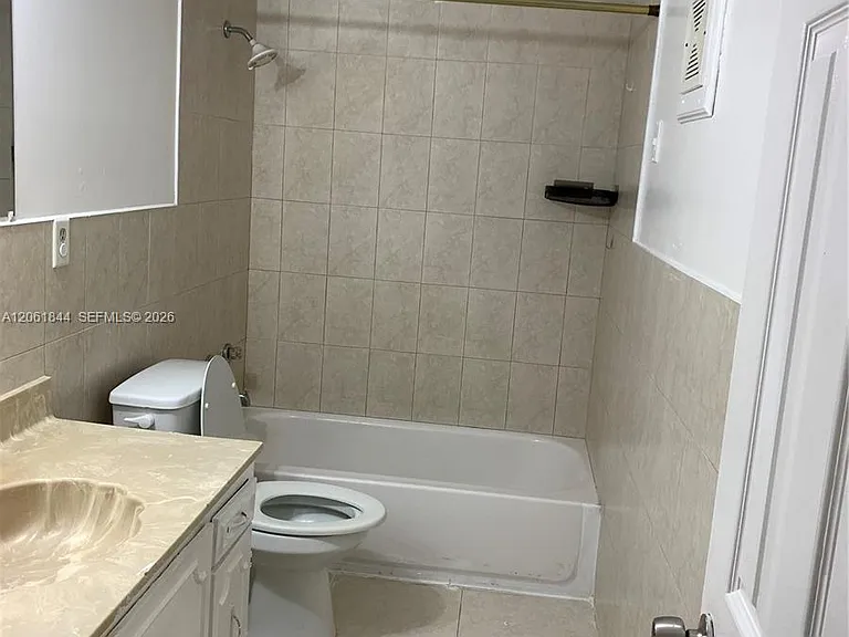 5453 NW 169th Ter — Photo 2