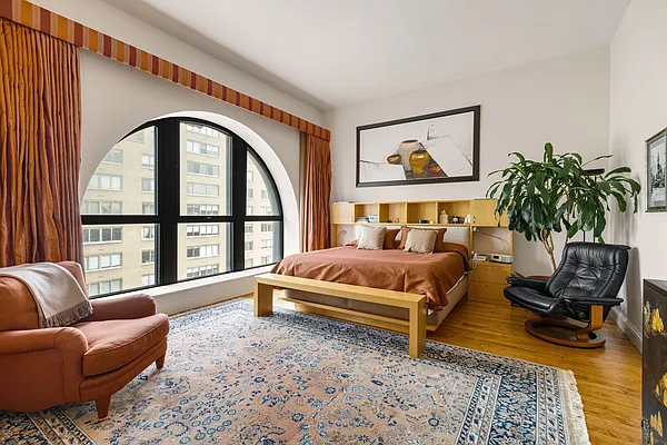 Sold by Berkshire Hathaway HomeServices New York Properties | media 20