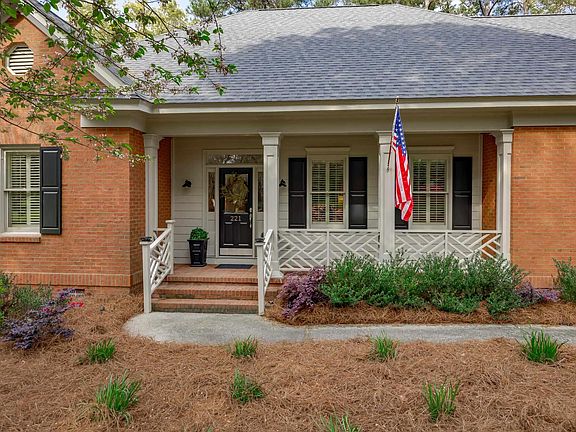 4th image of 221 Bostwick Rdg