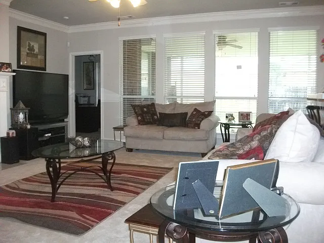 4 bed, 3056 sqft, $2,995 — Photo 3