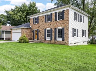 221 Brentwood Dr NE, Cedar Rapids, IA 52402