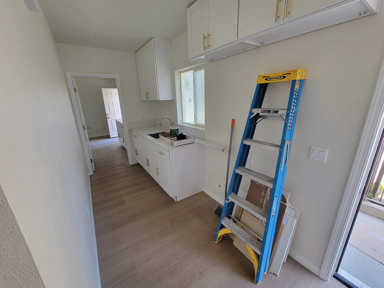 Studio, 200 sqft, $1,000 — Photo 2