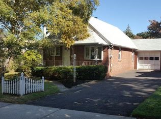 7 Jefferson Ave, Hasbrouck Heights, NJ 07604