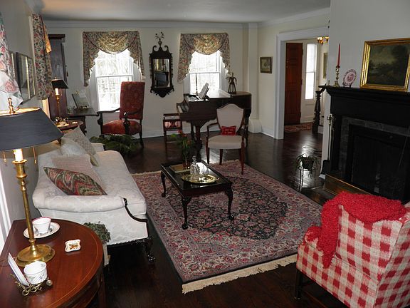 Living room with fireplace