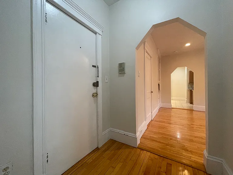 164 Strathmore Rd #12 — Photo 7
