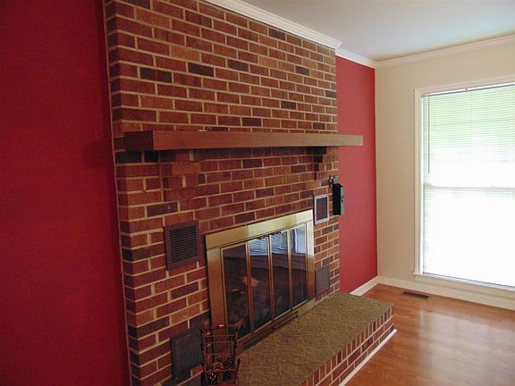3rd image of 109 Westminster Dr