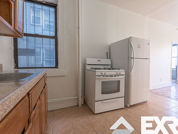 3rd image of 600 Park Pl #5AX