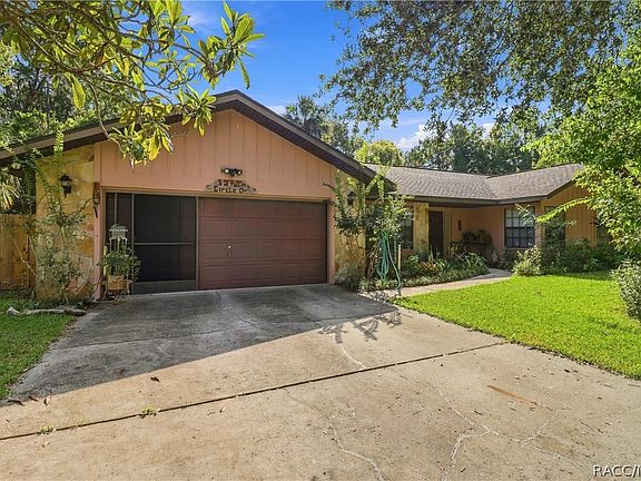 2nd image of 32 Palm Circle Dr