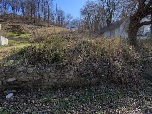 500 E Lake Ave, Rossville, GA 30741