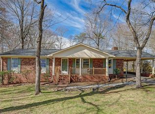 905 Hampton St, Eden, NC 27288