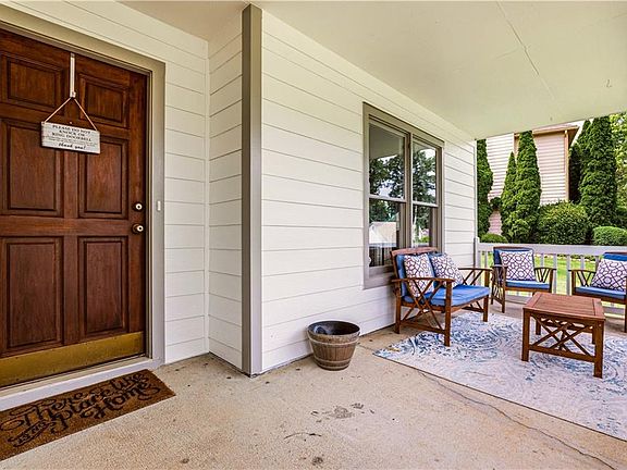 2nd image of 1779 Latour Dr NE