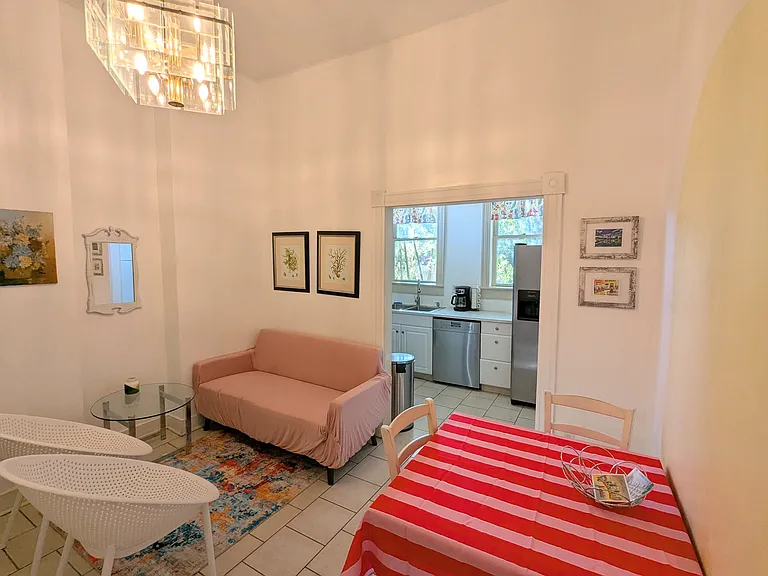 1816 W Grace St #A — Photo 28