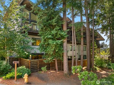 203 Madrona Way NE #F-1, Bainbridge Island, WA, 98110