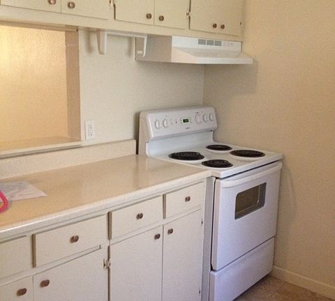 3rd image of 839 Iowa Ave APT 2