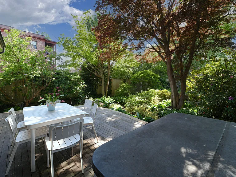 104 Neal St — Photo 37