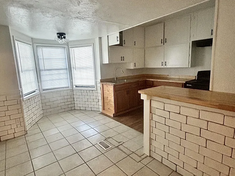 1404 Callahan St — Photo 14