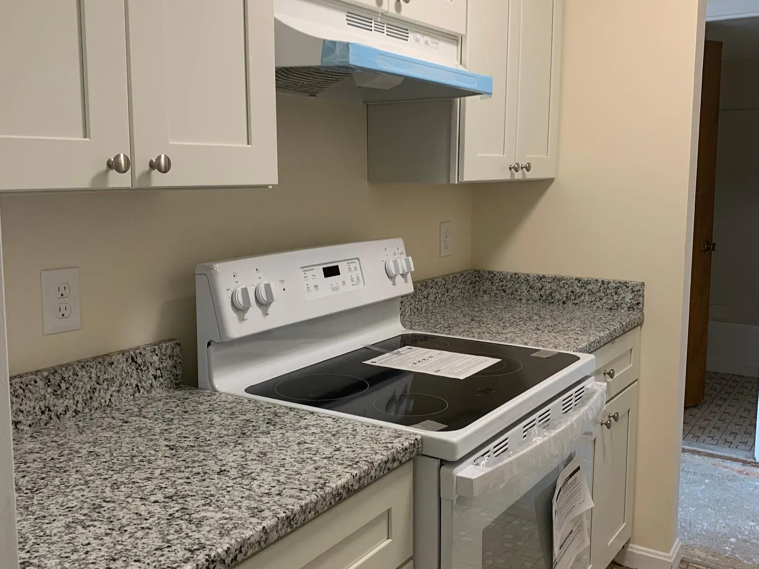 320 Salem St — Photo 3