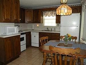 4th image of 29 Rose Ct