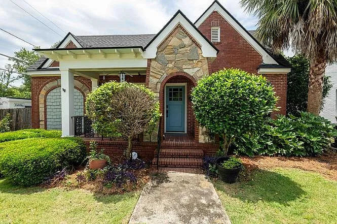 3301 Howard Ave — Photo 1