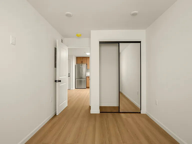 2233 Merton Ave #2 — Photo 10