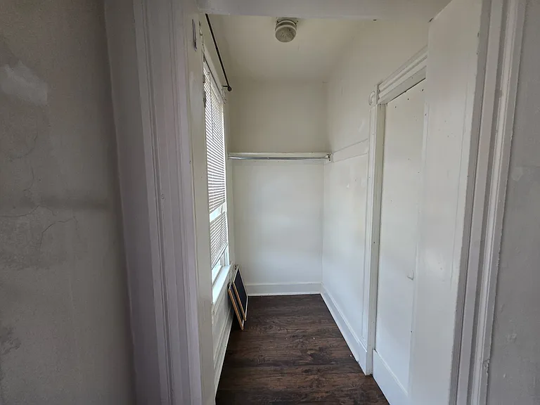 407 N Webster Ave — Photo 16